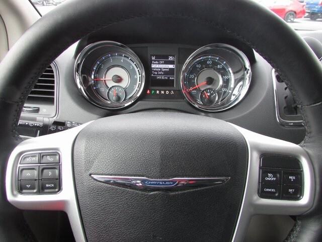 2016 Chrysler Town and Country Touring-L 2016 Chrysler Town and Country Touring-L