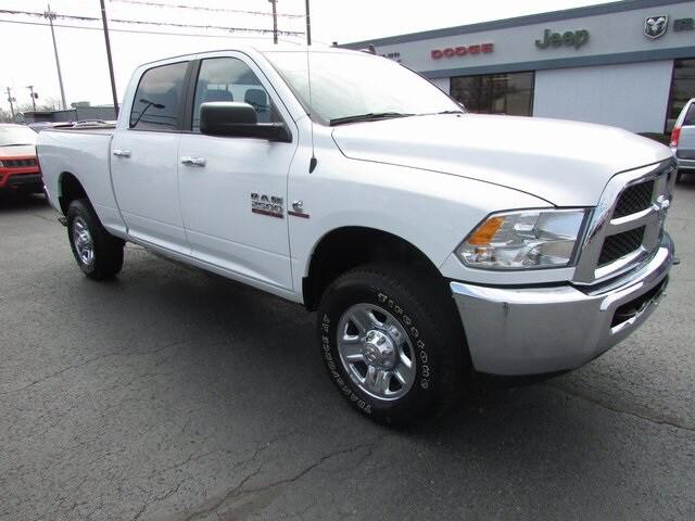 2017 RAM 2500 SLT Crew Cab 4x4 64 Box 2017 RAM 2500 SLT Crew Cab 4x4 64 Box