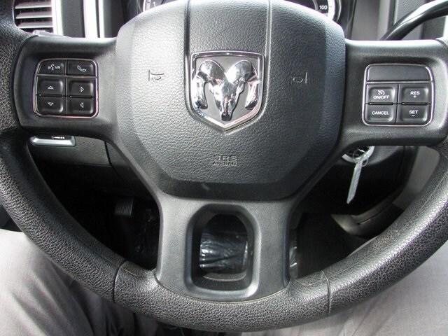 2017 RAM 2500 SLT Crew Cab 4x4 64 Box 2017 RAM 2500 SLT Crew Cab 4x4 64 Box