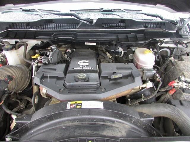 2017 RAM 2500 SLT Crew Cab 4x4 64 Box 2017 RAM 2500 SLT Crew Cab 4x4 64 Box