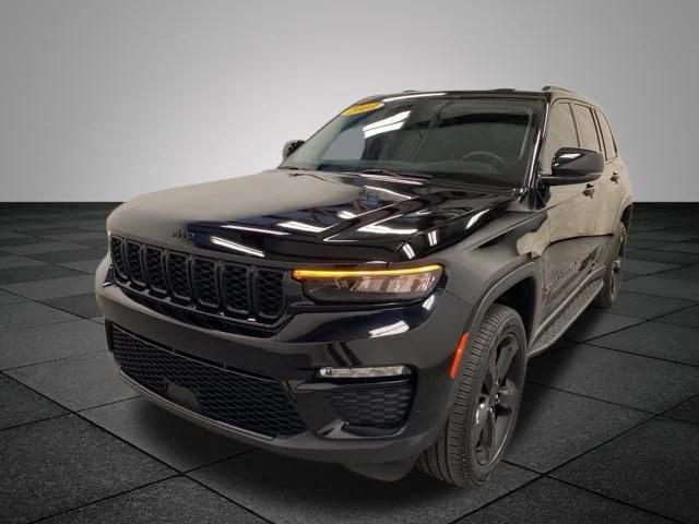 2023 Jeep Grand Cherokee Limited 4x4 2023 Jeep Grand Cherokee Limited 4x4