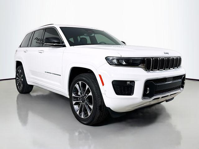2023 Jeep Grand Cherokee Overland 4x2