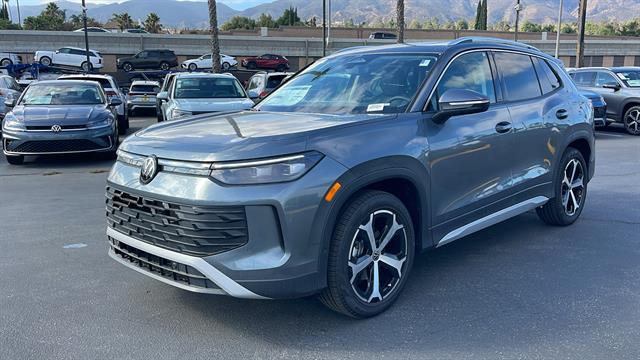 2025 Volkswagen Tiguan 2.0T SE