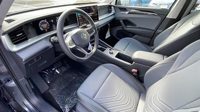 2025 Volkswagen Tiguan 2.0T SE