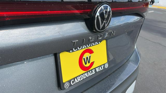 2025 Volkswagen Tiguan 2.0T SE