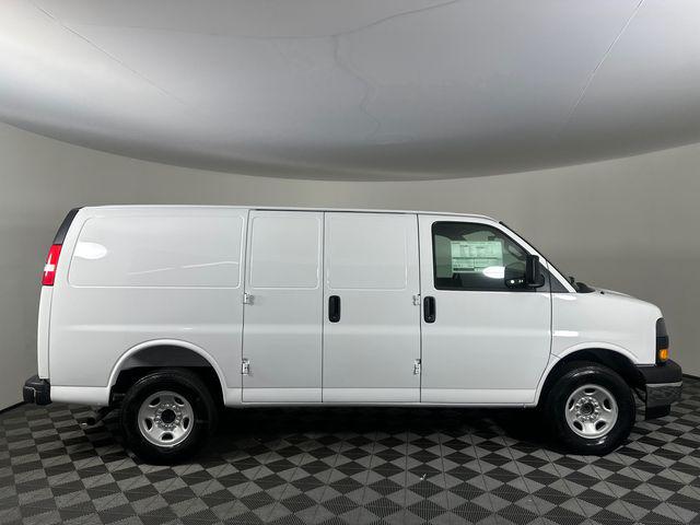 2025 GMC Savana Cargo RWD 2500 Regular Wheelbase Work Van