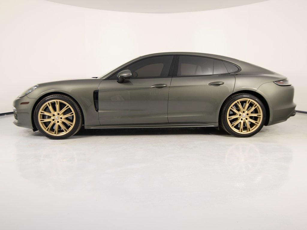 2023 Porsche Panamera Turbo S photo 2