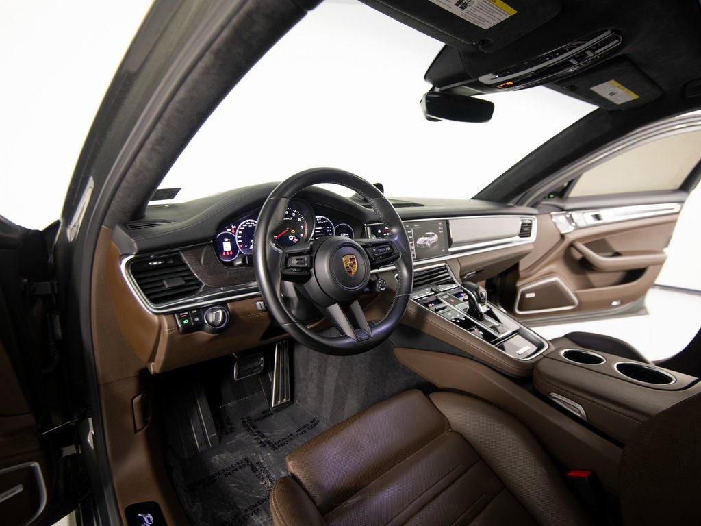 2023 Porsche Panamera Turbo S photo 4