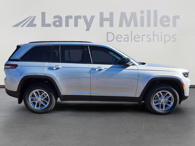 2025 Jeep Grand Cherokee Laredo X 4x4