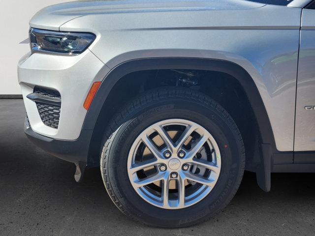 2025 Jeep Grand Cherokee Laredo X 4x4
