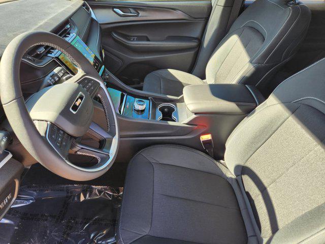 2025 Jeep Grand Cherokee Laredo X 4x4