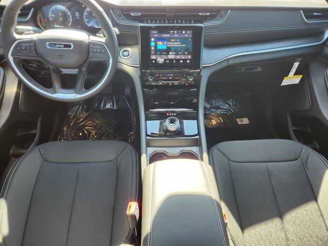 2025 Jeep Grand Cherokee Laredo X 4x4