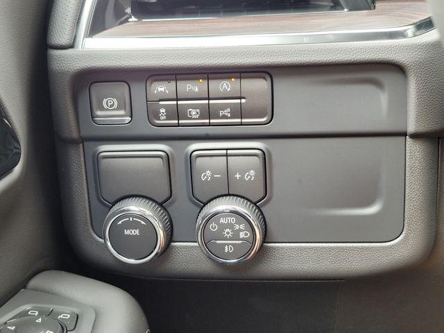 2025 Chevrolet Suburban 2WD Premier