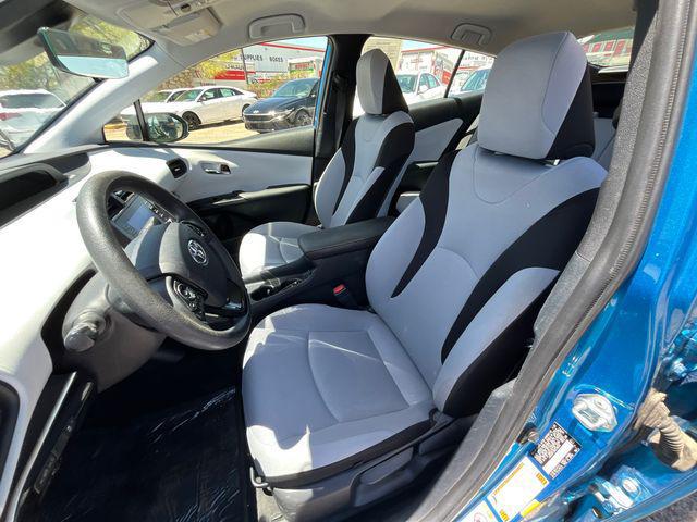 2022 Toyota Prius L