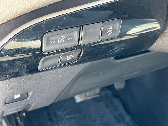 2022 Toyota Prius L