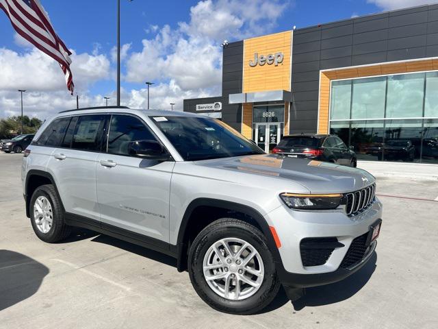 2025 Jeep Grand Cherokee GRAND CHEROKEE LAREDO X 4X2