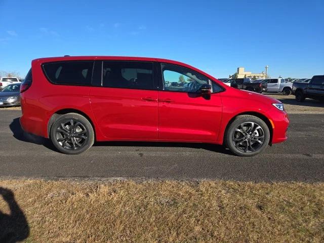 2026 Chrysler Pacifica PACIFICA SELECT AWD