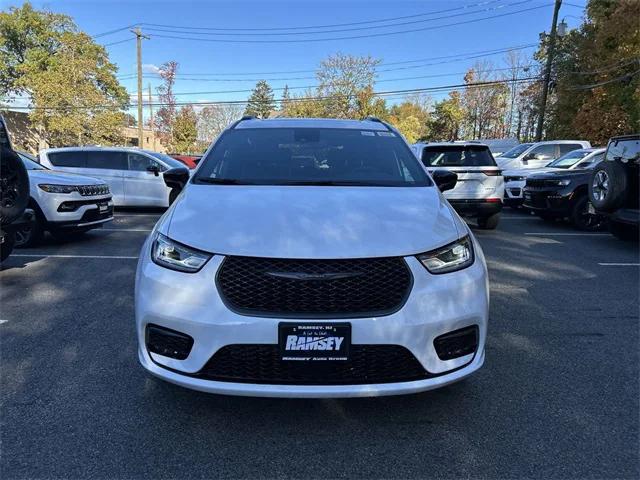 2026 Chrysler Pacifica PACIFICA LIMITED AWD