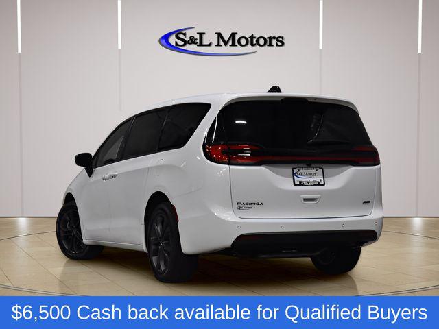 2026 Chrysler Pacifica Select AWD