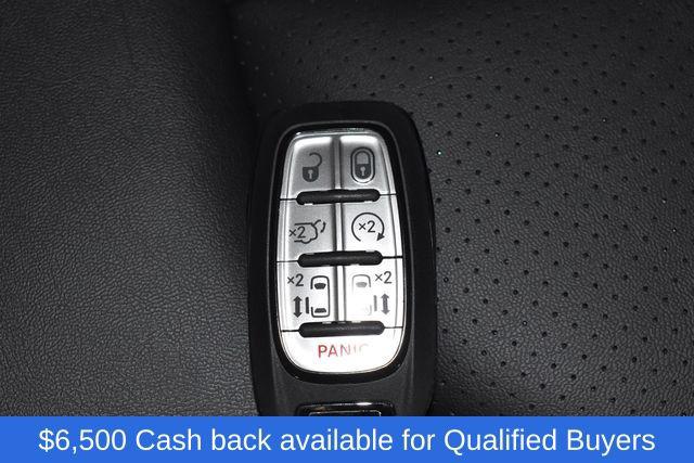 2026 Chrysler Pacifica Select AWD