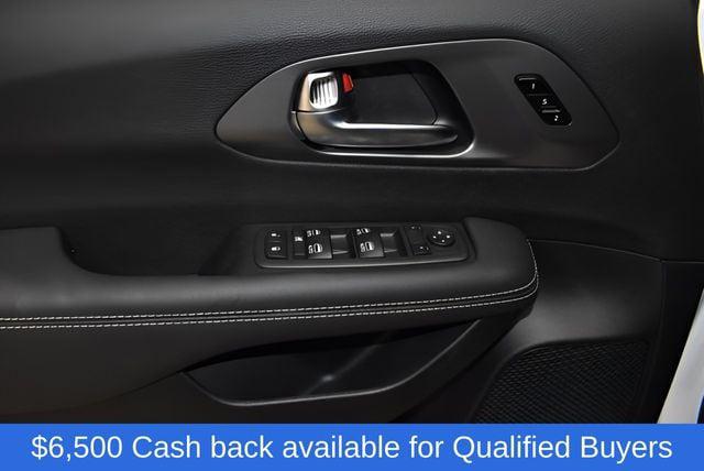 2026 Chrysler Pacifica Select AWD