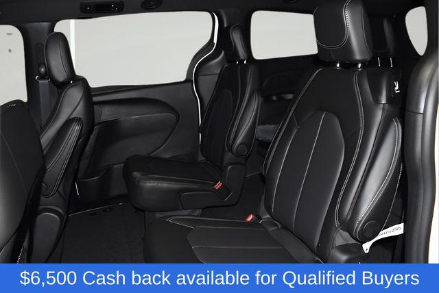 2026 Chrysler Pacifica Select AWD