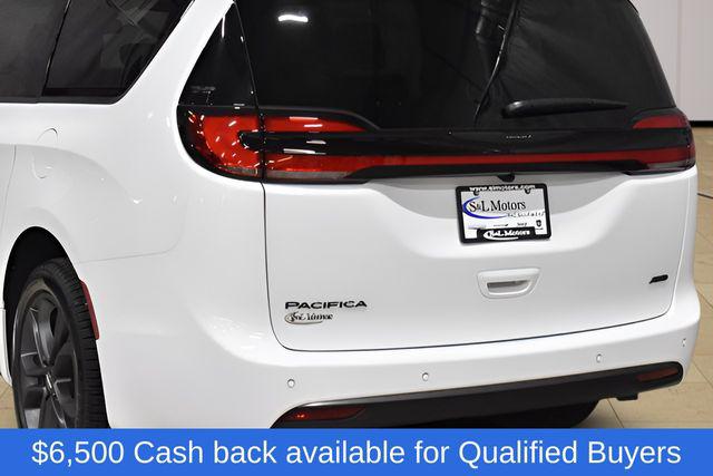 2026 Chrysler Pacifica Select AWD