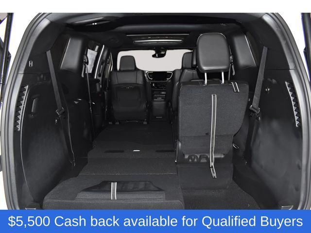 2026 Chrysler Pacifica Select AWD