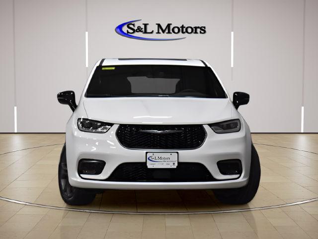 2026 Chrysler Pacifica Select AWD