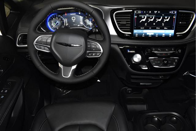 2026 Chrysler Pacifica Select AWD