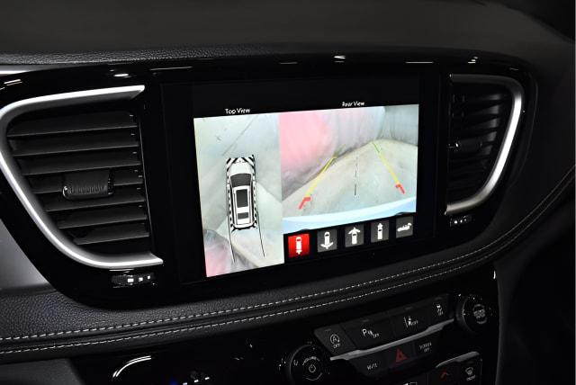 2026 Chrysler Pacifica Select AWD