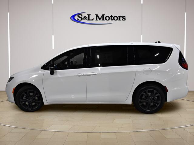 2026 Chrysler Pacifica Select AWD for sale in Pulaski, WI