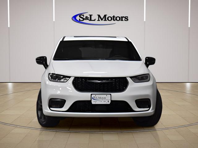2026 Chrysler Pacifica Select AWD