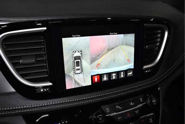 2026 Chrysler Pacifica Select AWD