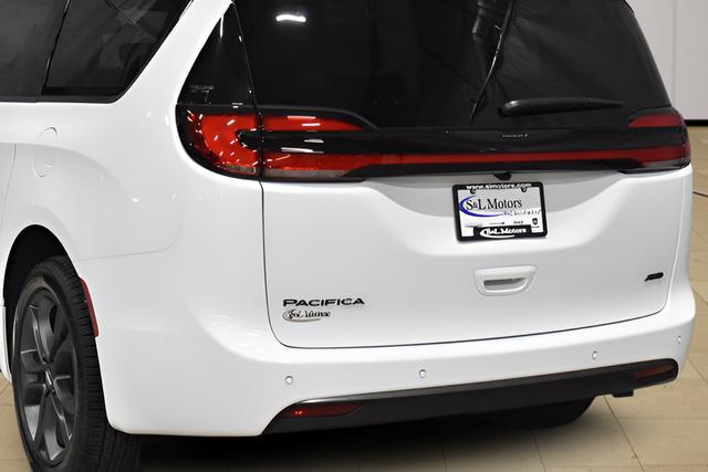 2026 Chrysler Pacifica Select AWD