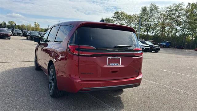 2026 Chrysler Pacifica PACIFICA SELECT AWD