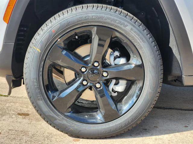 2025 Jeep Grand Cherokee Limited 4x2