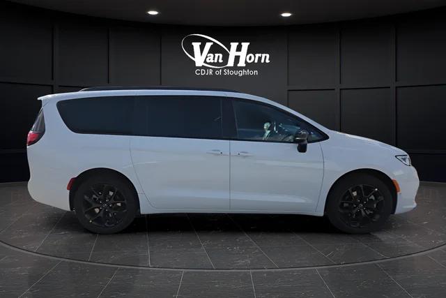 2026 Chrysler Pacifica Limited AWD