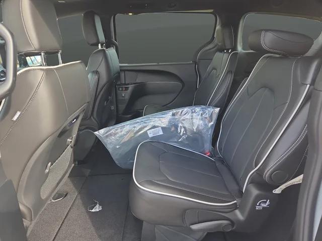 2026 Chrysler Pacifica Limited AWD