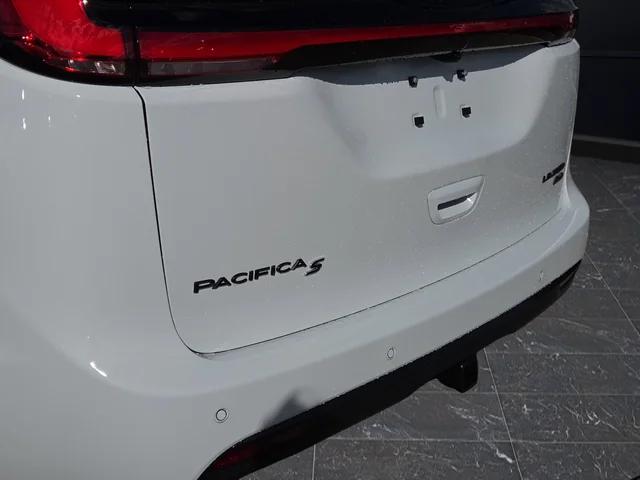 2026 Chrysler Pacifica Limited AWD