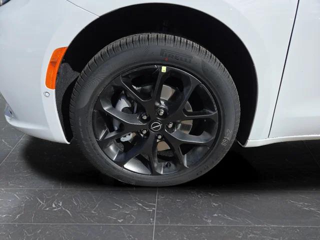 2026 Chrysler Pacifica Limited AWD