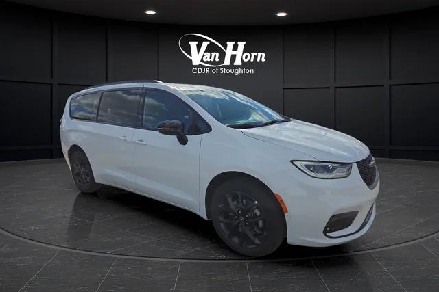2026 Chrysler Pacifica Limited AWD