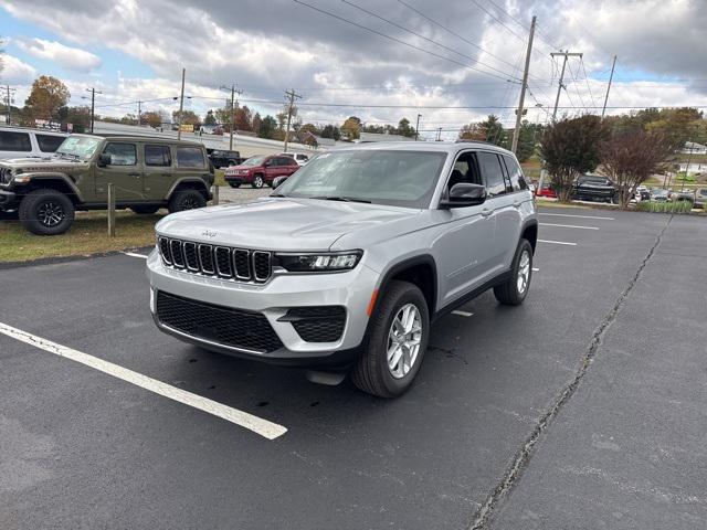 2025 Jeep Grand Cherokee GRAND CHEROKEE LAREDO X 4X4