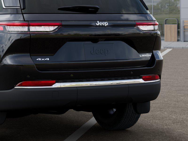 New 2025 Diamond Black Crystal Pearl-Coat Exterior Paint Jeep Laredo X image 40