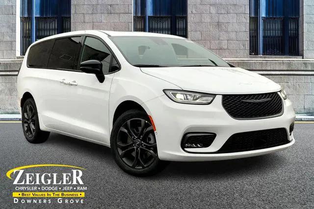 2026 Chrysler Pacifica PACIFICA SELECT AWD