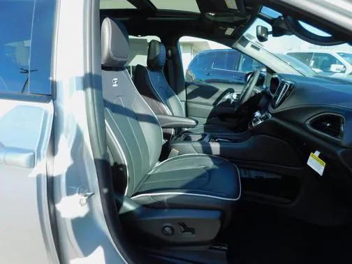 2026 Chrysler Pacifica Limited AWD