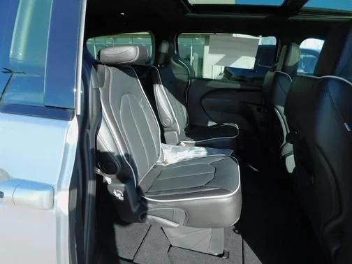 2026 Chrysler Pacifica Limited AWD