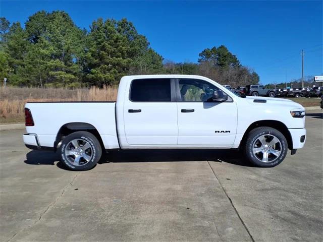 2026 RAM Ram 1500 RAM 1500 EXPRESS CREW CAB 4X2 57 BOX