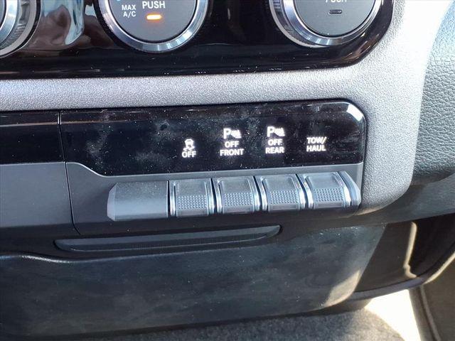 2026 Ram 1500 Express Crew Cab 4x2 5'7" Box
