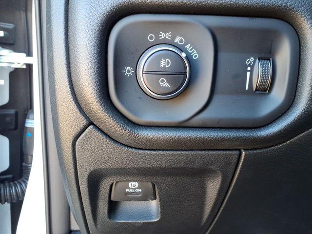 2026 Ram 1500 Express Crew Cab 4x2 5'7" Box